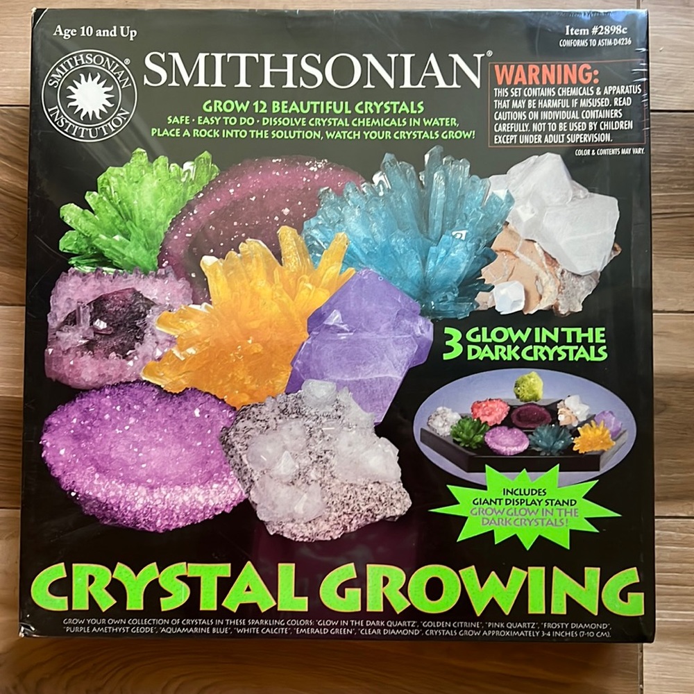 Smithsonian Crystal 12 Piece Growing Kit (3 Glow In The Dark)